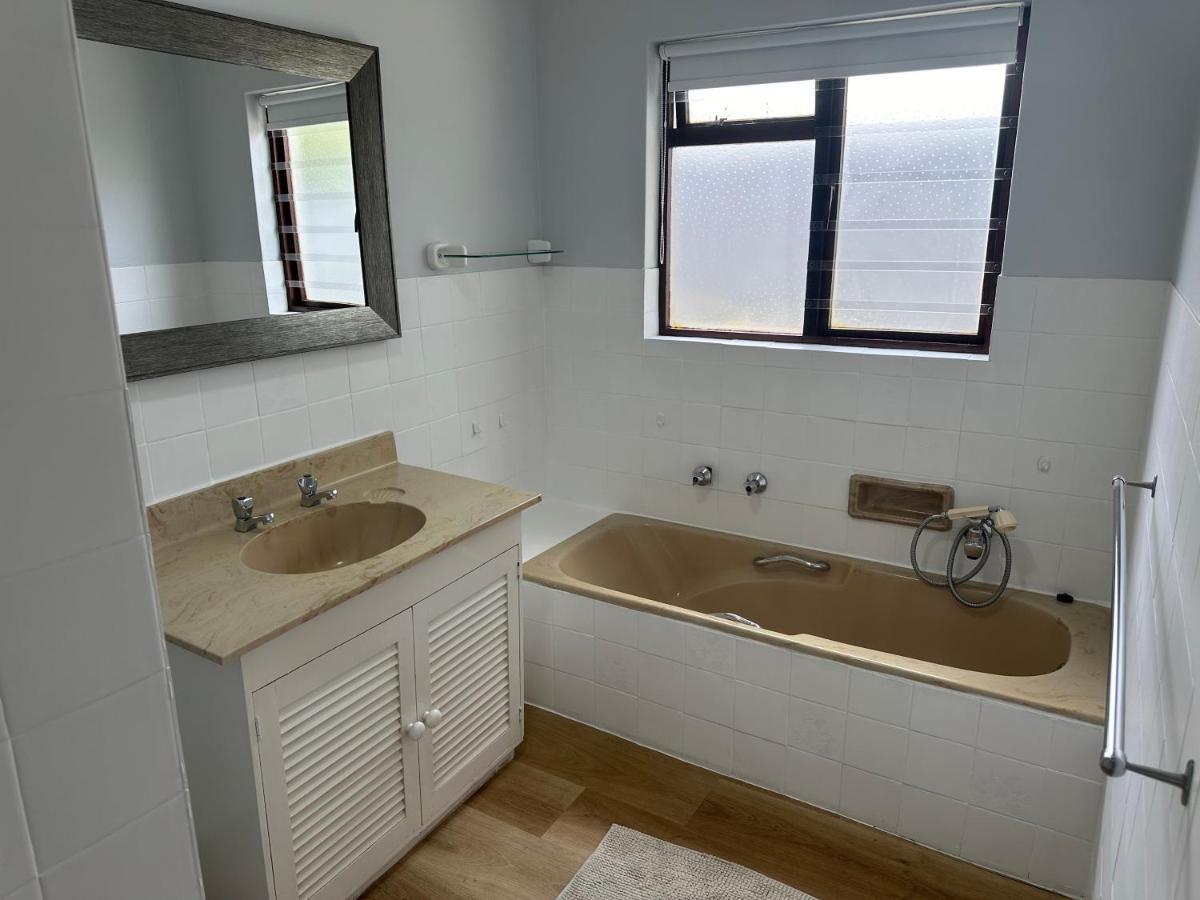 Tranquil Private Rooms Hermanus Luaran gambar